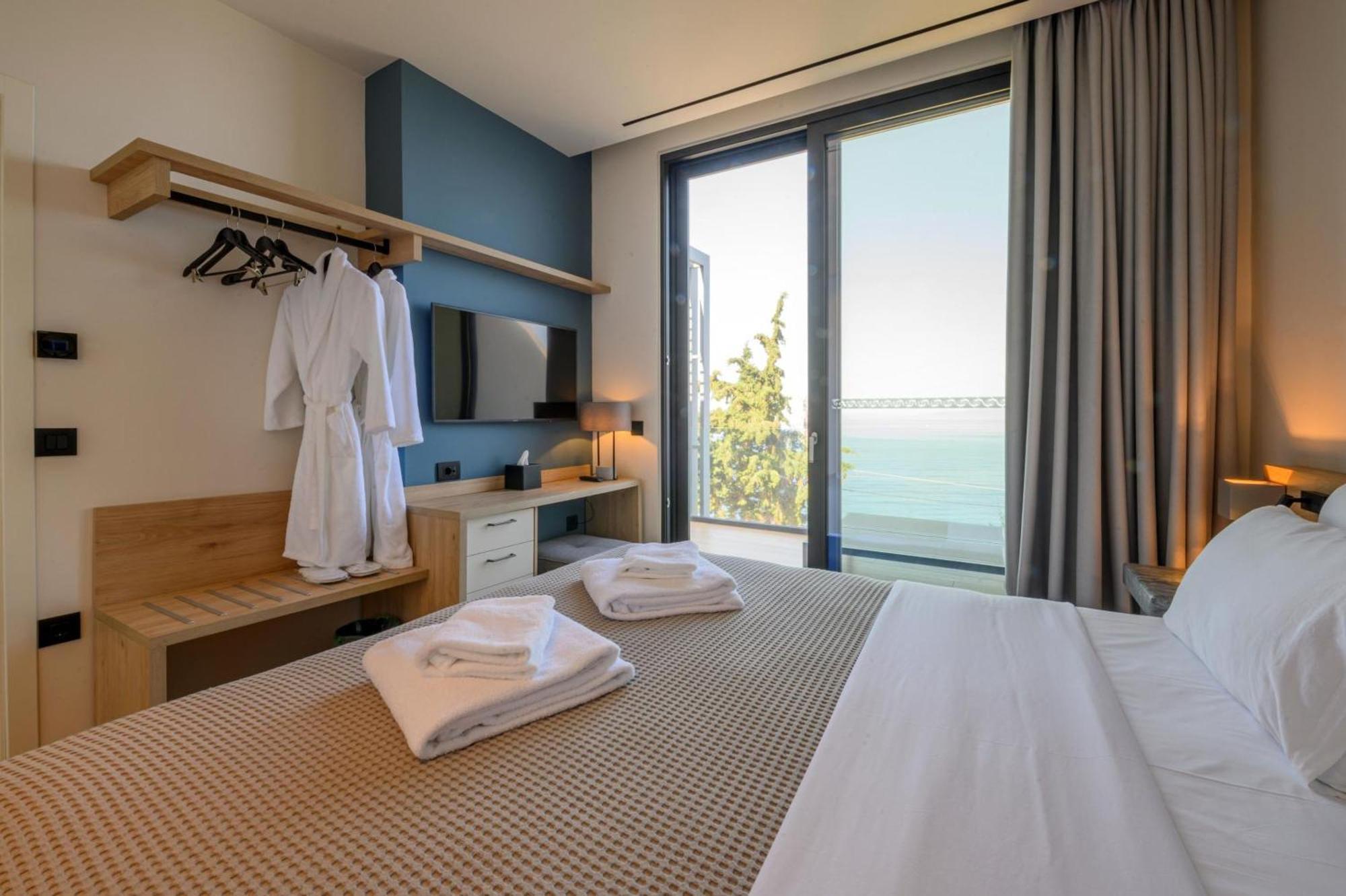 Mani Suites Agios Nikolaos  Extérieur photo